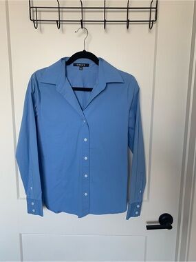 Chaus Women’s Blue Long-Sleeve Button-Down Shirt